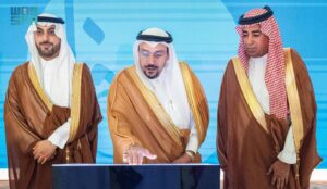 تدشين مشروع الخدمات الفندقية